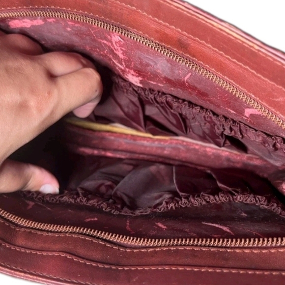 Cartier Signature (Unisex) Red Color Vintage Bordeaux Leather Clutch Bag (GUC) - Picture 9 of 9